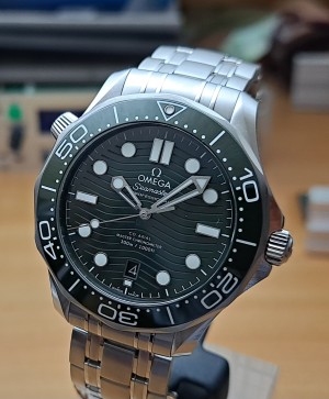 GREEN Omega Seamaster Diver 300M Co-Axial Wristwatch Ref. 210.30.42.20.10.001